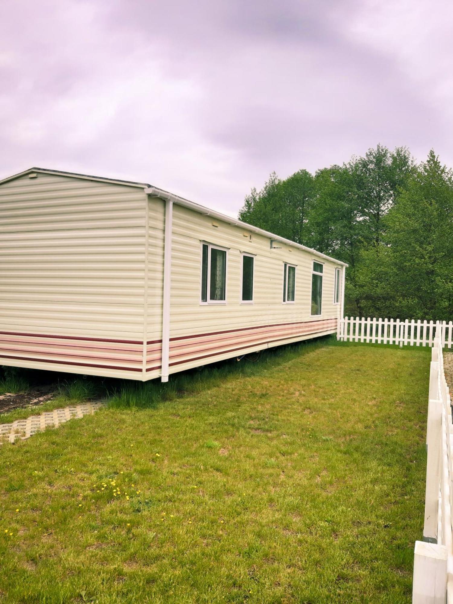 Lary Camping Homes - Domki Dabrowka Gostynin Exterior photo